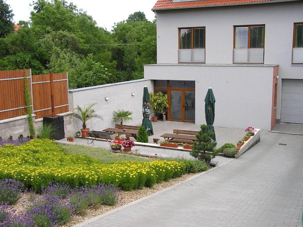 Penzion Ruland Hotel Бърно Екстериор снимка